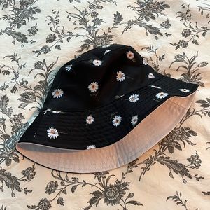 Alice + Olivia x FabFitFun Reversible Bucket Hat